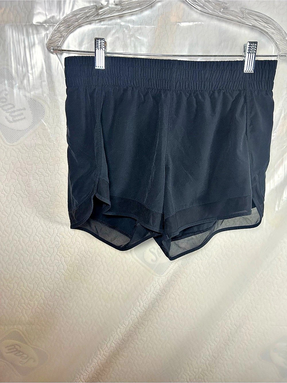 Athleta Mesh Racer Run Short 4" Athletic Shorts Black